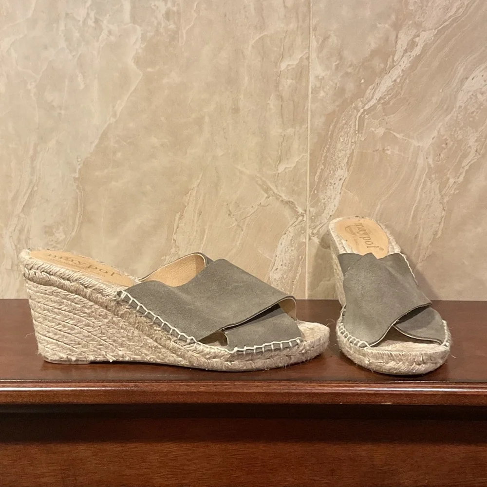 Chic Gray Espadrille Wedge Sandals, Size 10